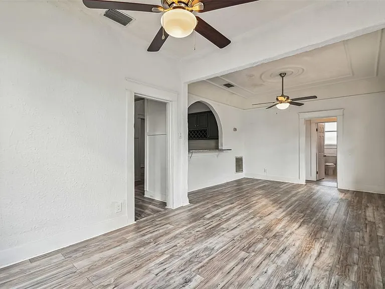 1913 W Lemon St — Photo 13