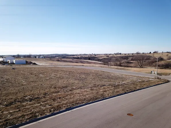 2 S Grady Ave, Barneveld, WI 53507