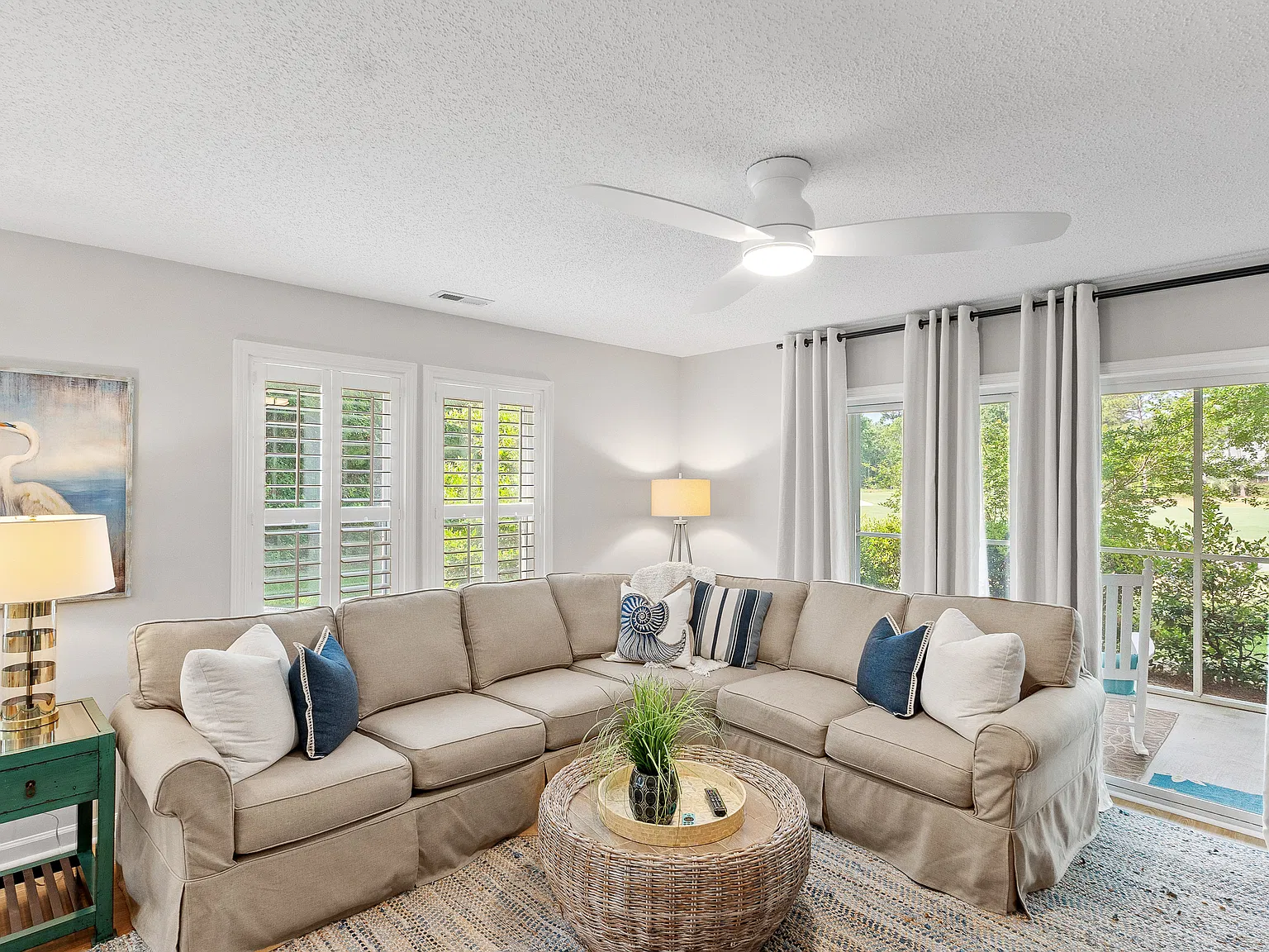 1 bed, 895 sqft, $2,200 — Photo 3