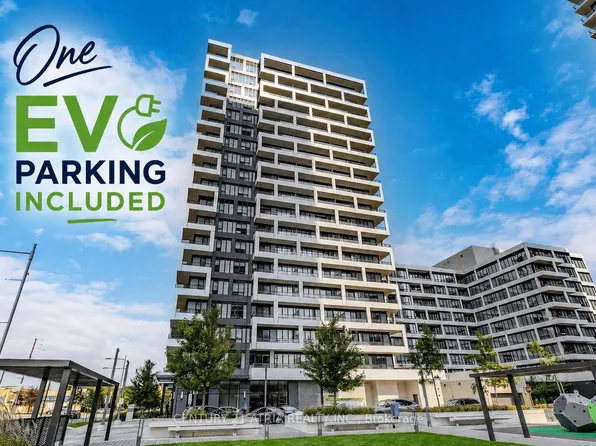 38 Water Walk Dr #902, Markham, ON L3R 6M8