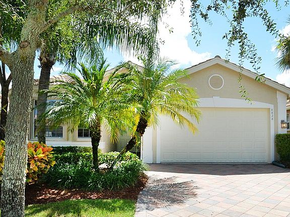 Home For Sale In Valencia Shores