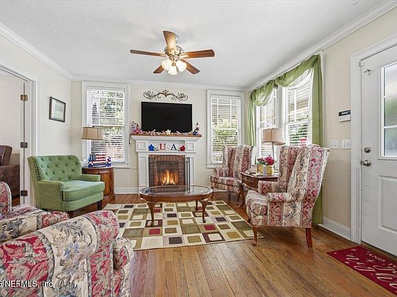 5th image of 18 ESTEY Street