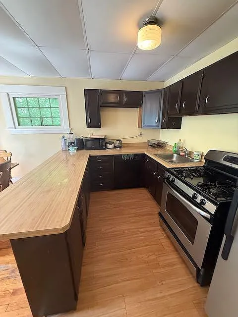 505 Wyckoff Rd — Photo 3
