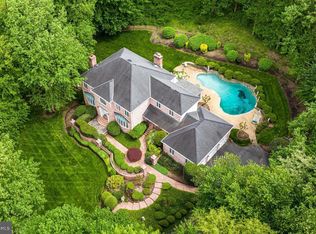 11609 Rolling Meadow Dr, Great Falls, VA