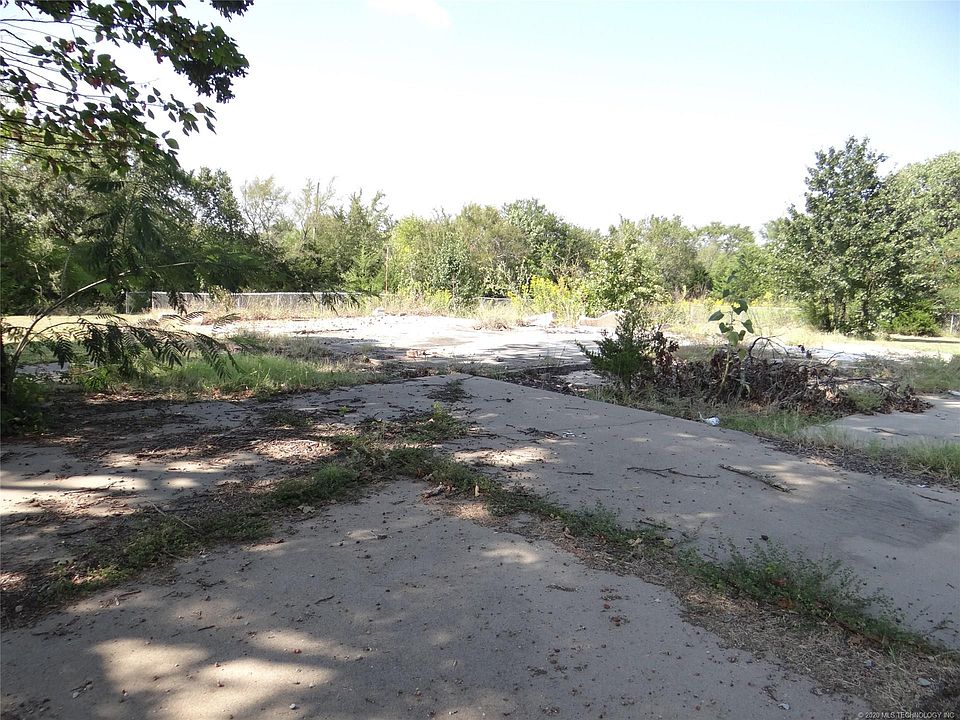 2nd image of 3821 Croninger St