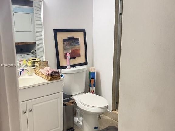 5th image of 215 Lakeview Dr APT 204