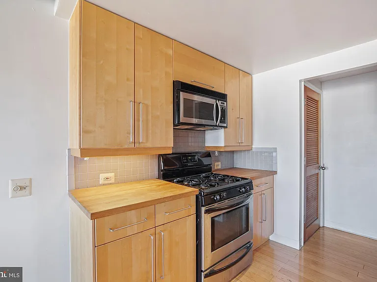 1210 N Palethorp St #203 — Photo 8