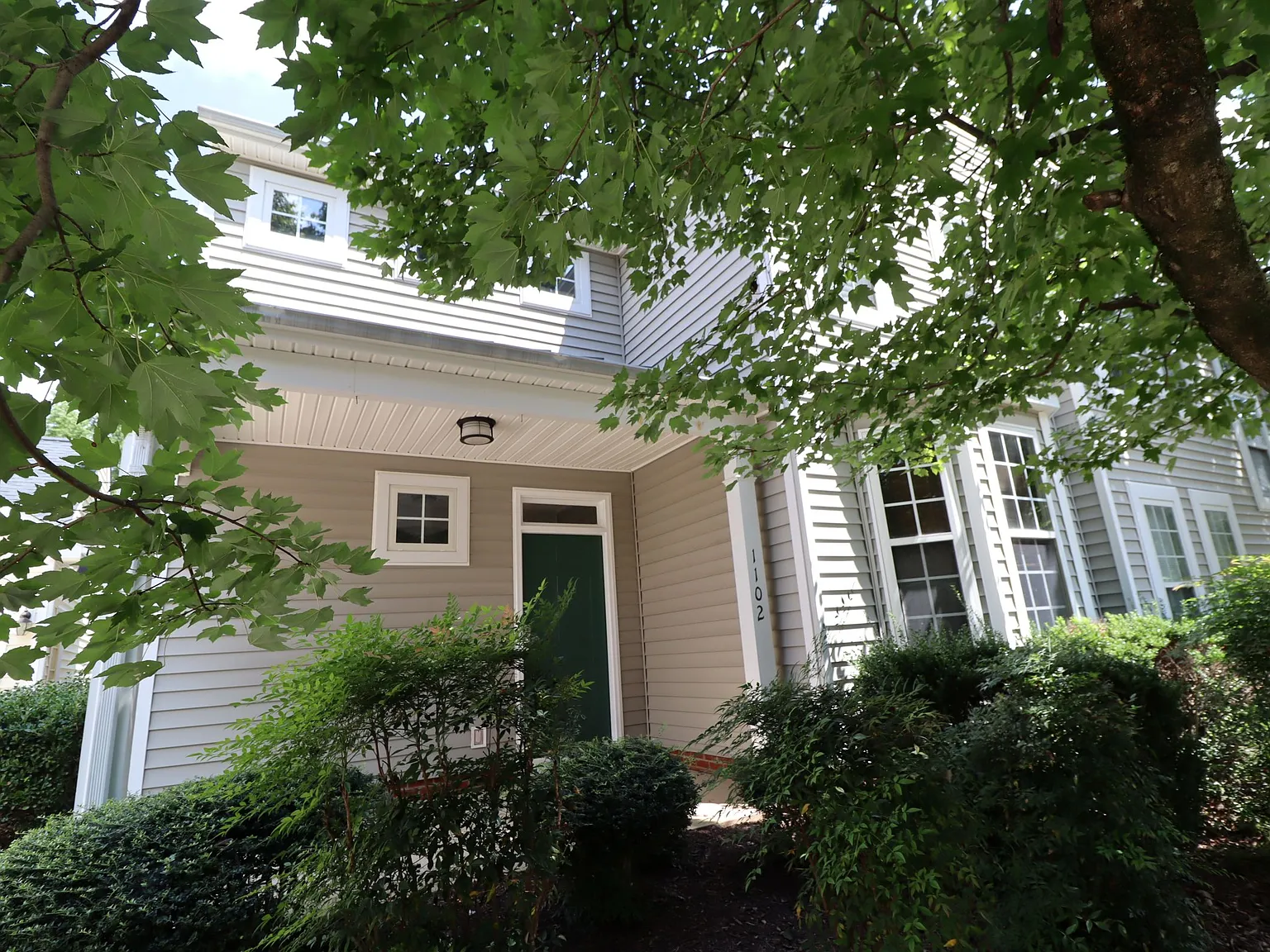Inviting End Unit Townhome in Apex Available Immediately — Photo 1