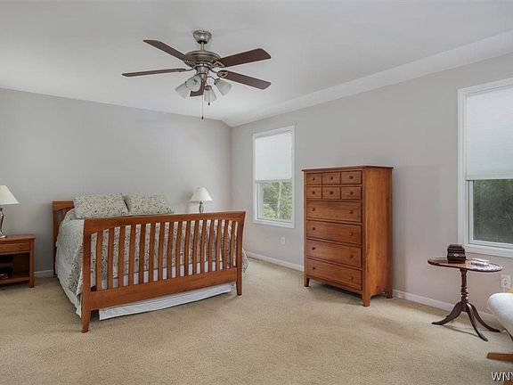 4th image of 27 Huntingwood Dr