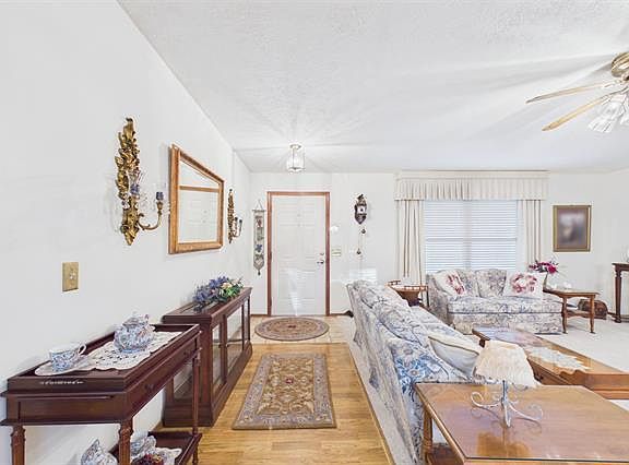 2nd image of 36 Partridge Ct