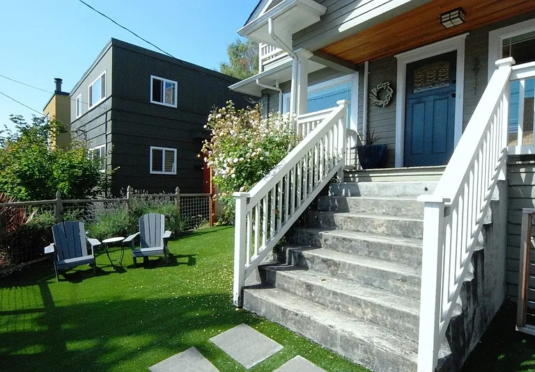 3911 1st Ave NE — Photo 3