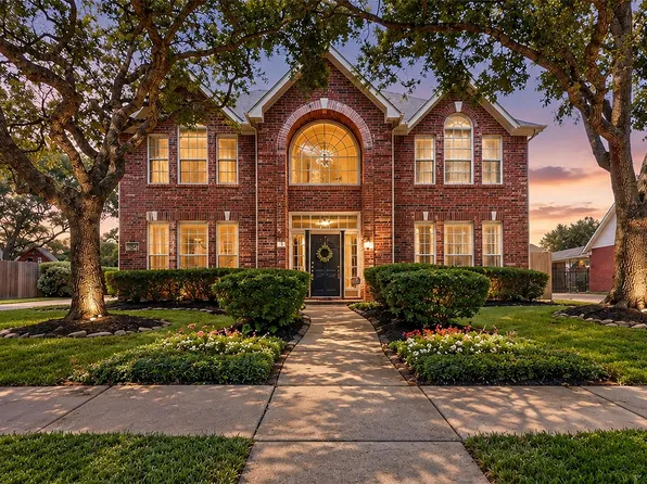 3615 Garrettsville Dr, Pearland, TX 77584