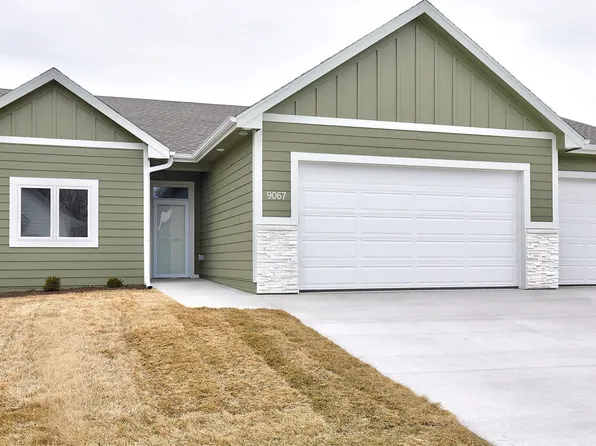 9067 Tatum Dr, West Des Moines, IA 50266