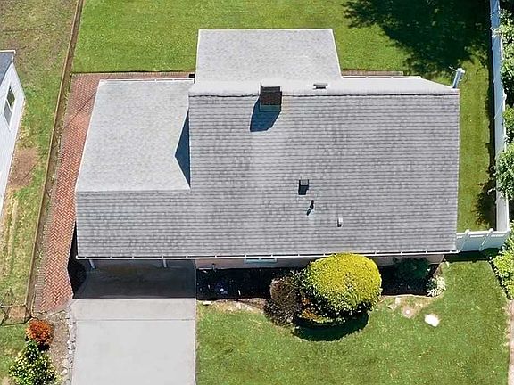 3rd image of 8 Thrush Ln