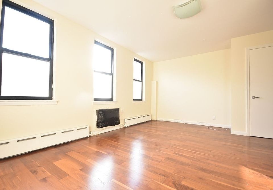 1st image of 165 E 116th St APT 2A