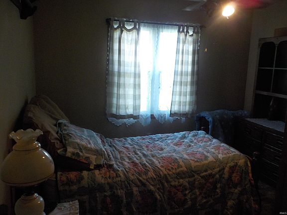5th image of 3722 N Woodview Hills Dr