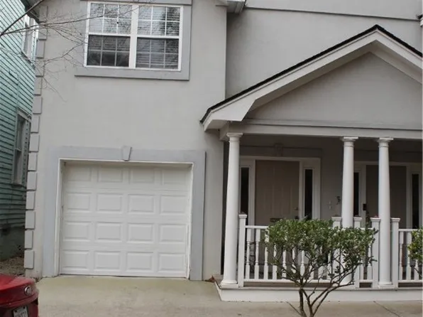 9 E 32nd St #B, Savannah, GA 31401