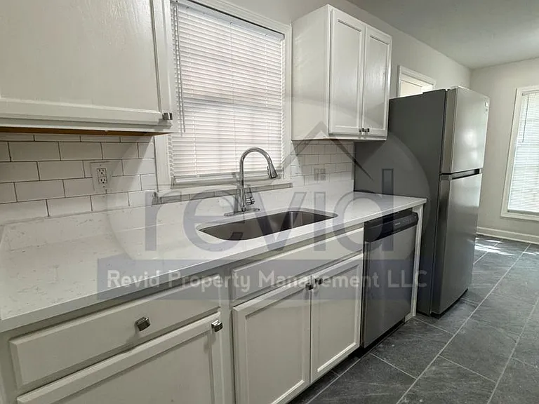 5467 Derron Ave — Photo 8