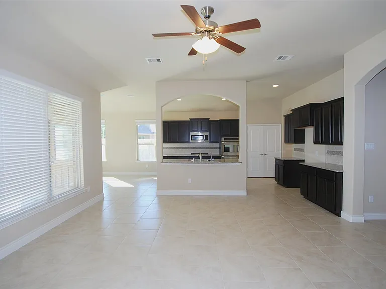 5607 S Denham Ridge Ln — Photo 9