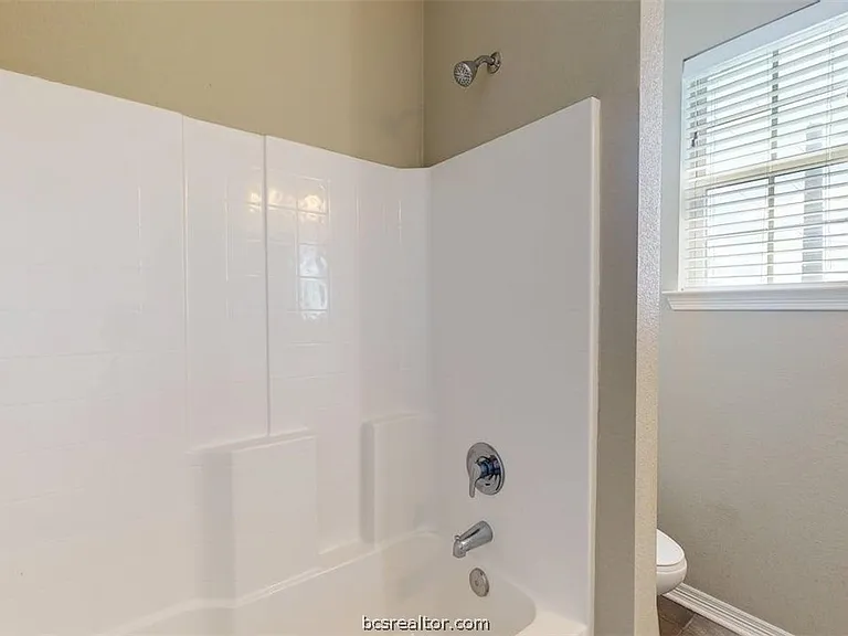 2027 Harvey Mitchell Pkwy S — Photo 16