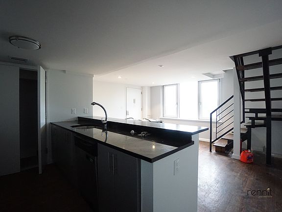 3rd image of 299 McGuinness Blvd APT 2B