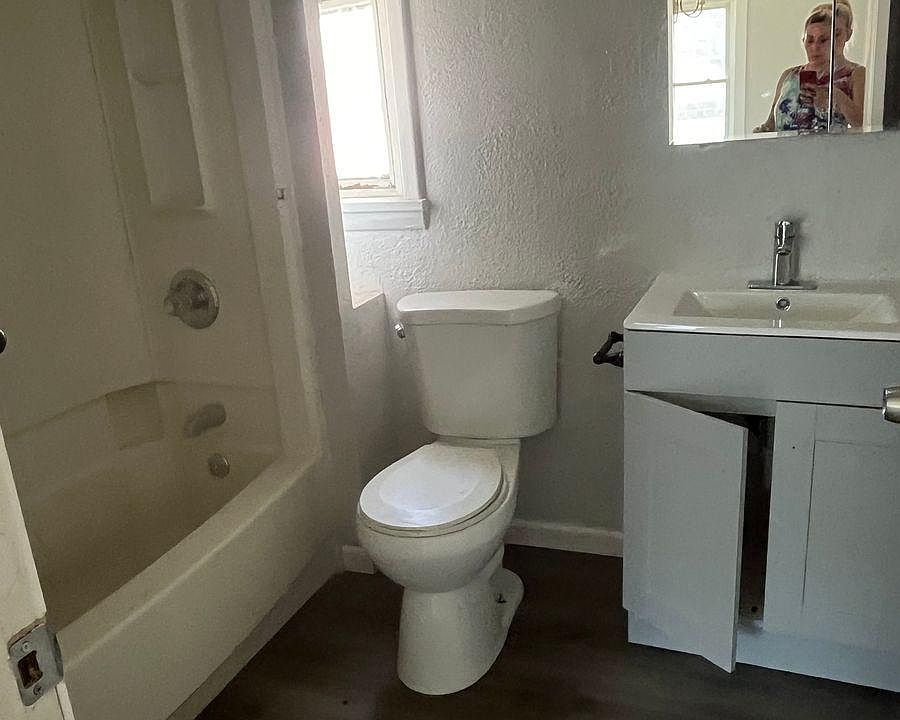 123125 Clinton Ave Oakdale PA Zillow