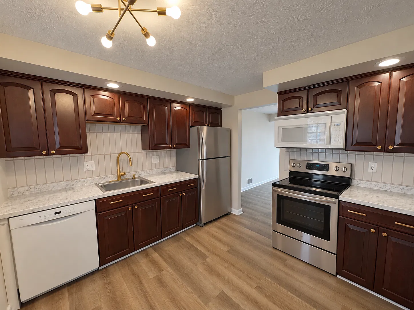 3 bed, 1.5 bath, 1350 sqft, $2,250 — Photo 1