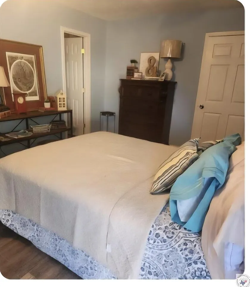 3 bed, 2.0 bath, 2185 sqft, $3,000 — Photo 4