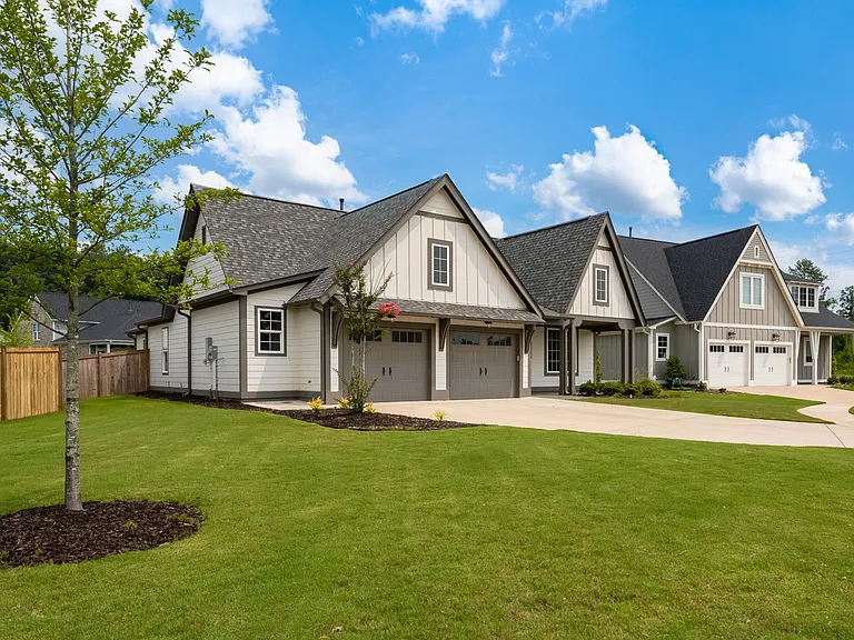 spacious corner lot on edge of culs-de-sac