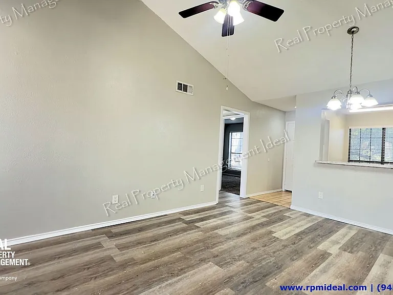 9601 Forest Ln #323 — Photo 7