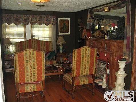 2nd image of 1312 Robinwood Dr