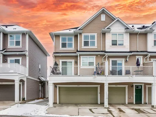 438 E Copperstone Mnr SE, Calgary, AB T2Z 5G3