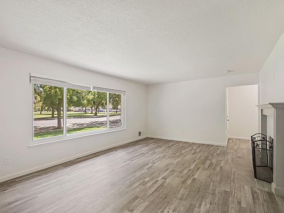 3rd image of 2205 College Ave
