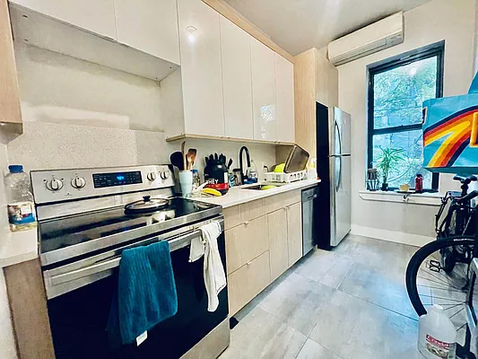 Rented by SpaceReqs LLC | media 1