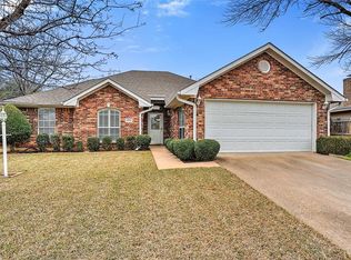 2303 Highland Park Dr, Denison, TX 75020