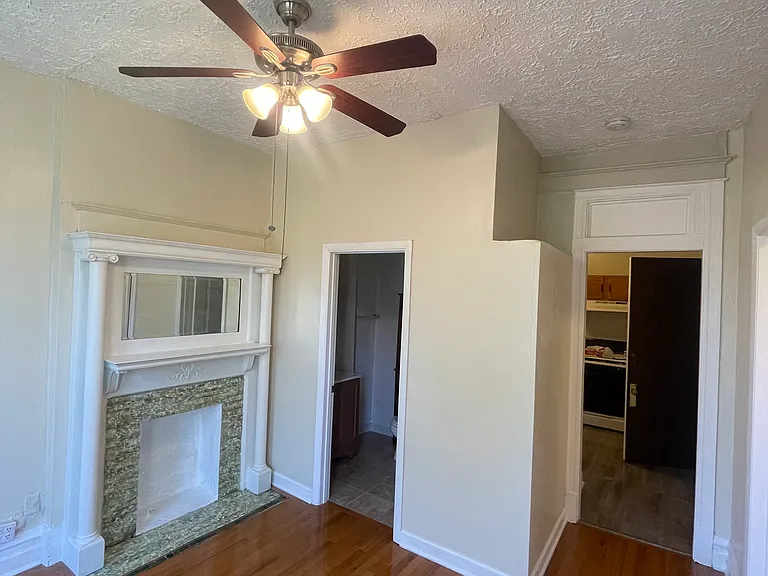 2530 N Kedzie Blvd #202 — Photo 8