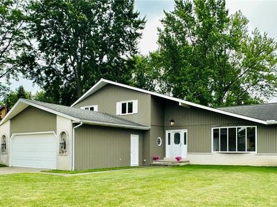17035 Hawks Lookout Ln, Strongsville, OH, 44136