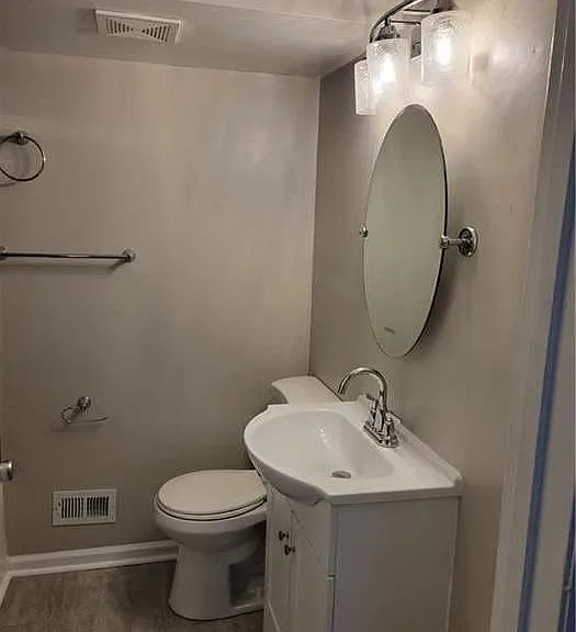 1214 Underwood Ave — Photo 7