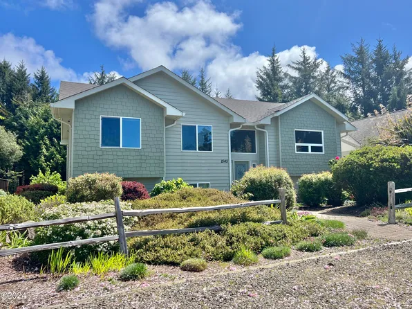 1545 SW Ocean Ter, Waldport, OR 97394