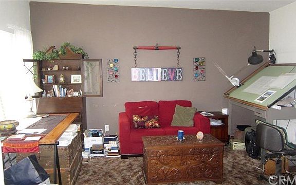 Middle unit - living room