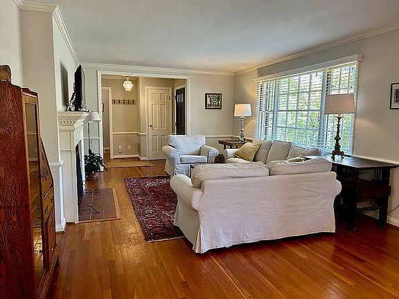 4th image of 1514 Savoy Pl