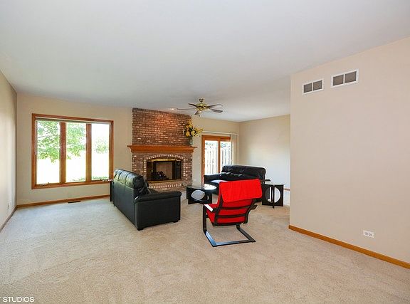 3rd image of 26W140 Klein Creek Dr #140