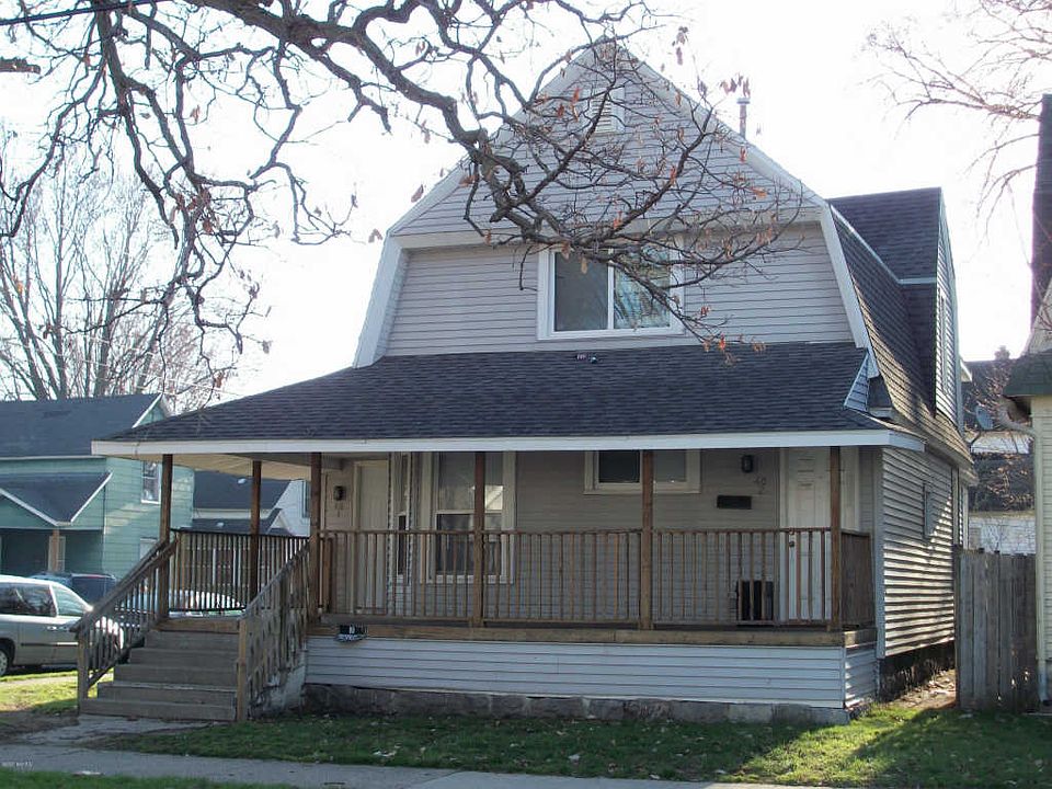 1st image of 46 Diamond Ave NE