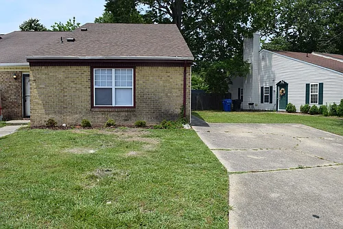 579 Peregrine St Photo 1