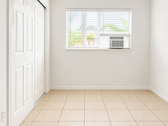 3rd image of 1001 S M St APT 5