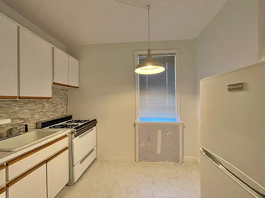 Rented by Contact Realty | media 39