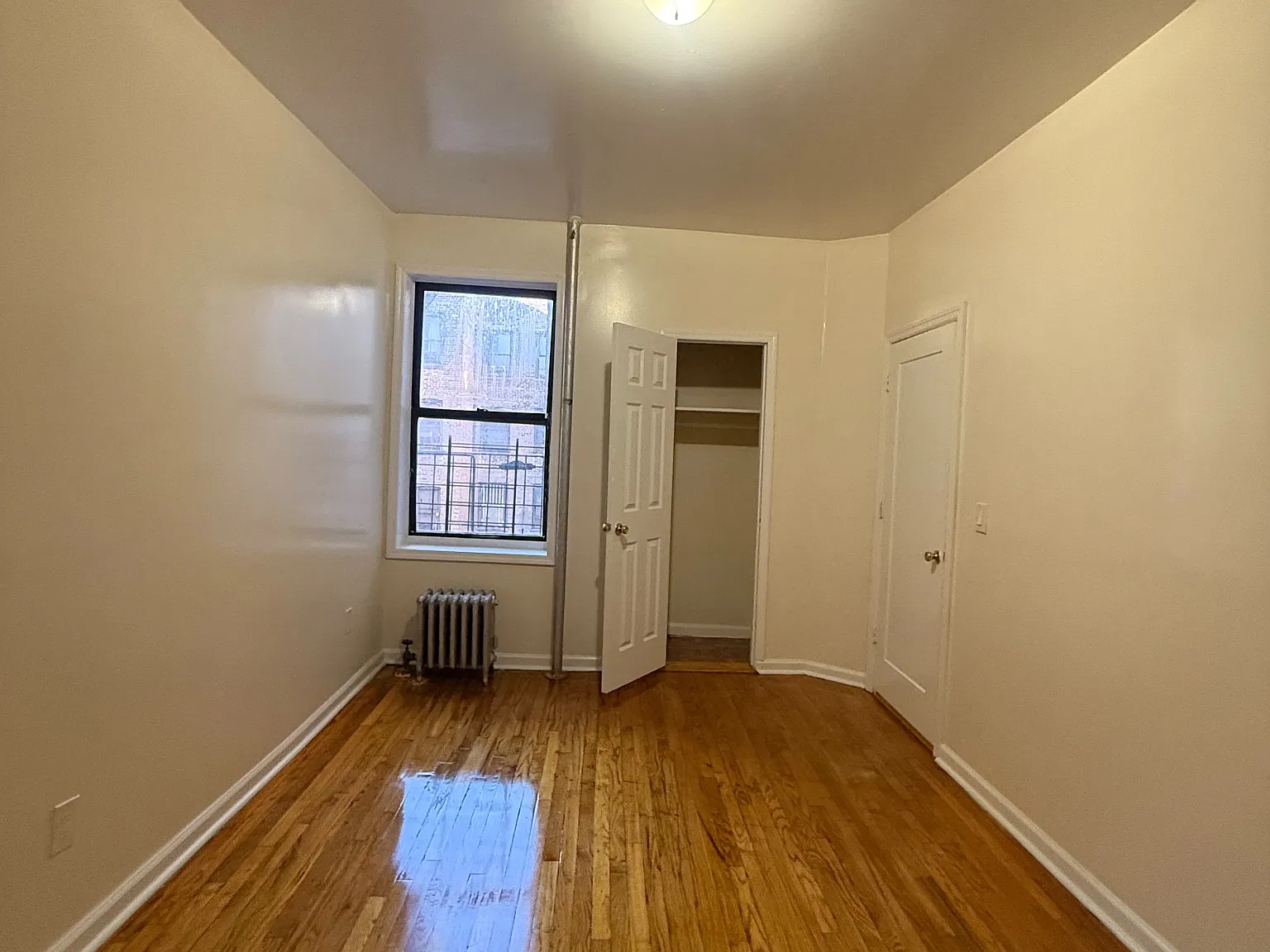 Studio, 850 sqft, $1,950 — Photo 3