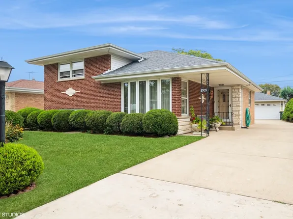 8905 Ottawa Ave, Morton Grove, IL 60053