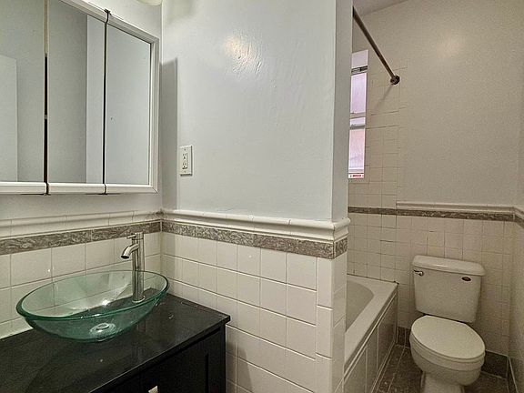 4th image of 652 W 189th St APT 4H