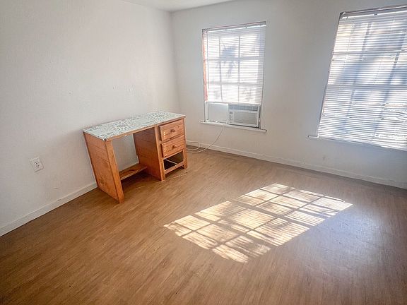 5th image of 117 Beach Dr #17396856